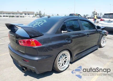 2015 Mitsubishi Lancer Evolution Gsr z USA, uszkodzony, nr VIN JA32W8FV3FU008103